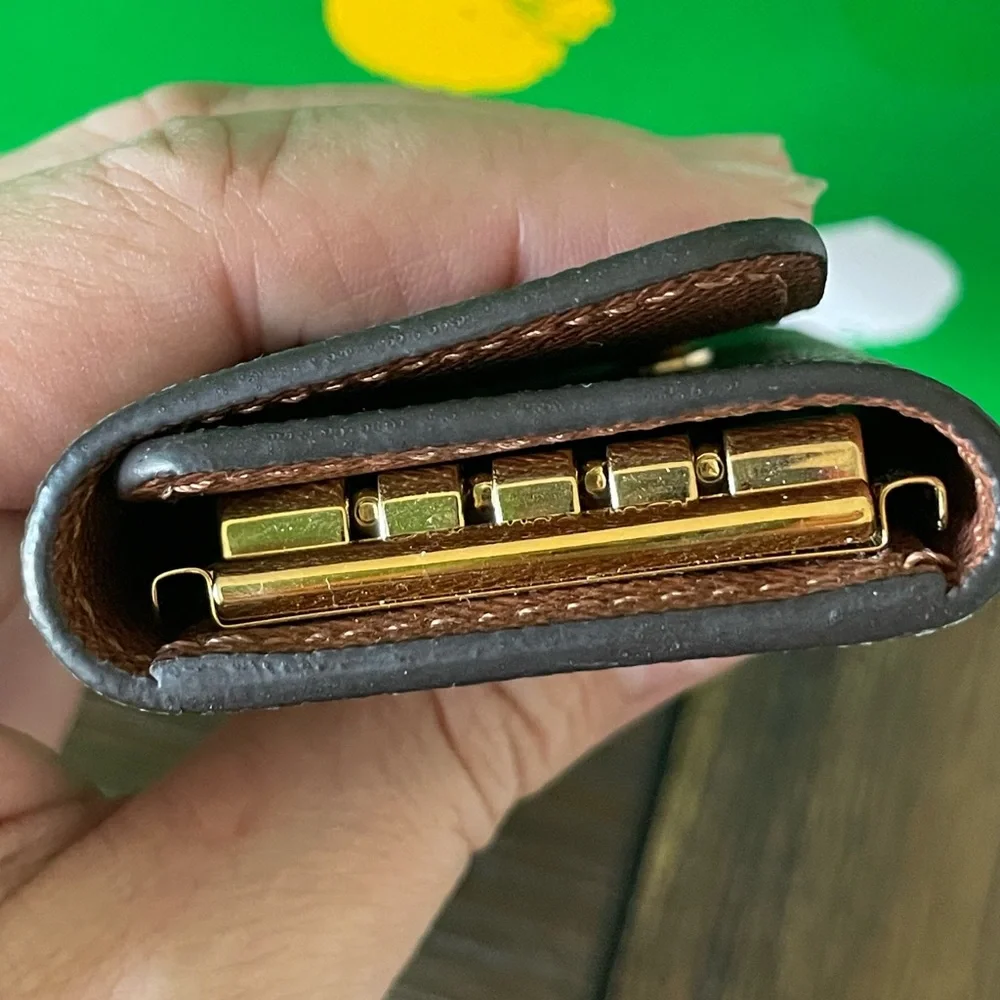 Louis Vuitton 4 Key DISCONTINUED